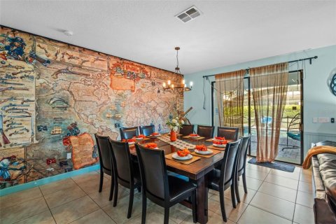 Casa en venta en Davenport, Florida, 9 dormitorios, 363.15 m2 № 1886479 - foto 2
