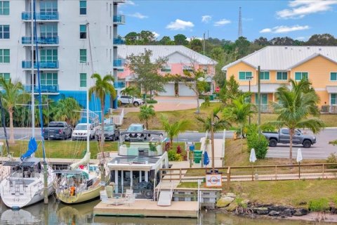 Townhouse in Merrit Island, Florida 3 bedrooms, 137.77 sq.m. № 1528455 - photo 2