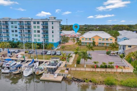 Townhouse in Merrit Island, Florida 3 bedrooms, 137.77 sq.m. № 1528455 - photo 3