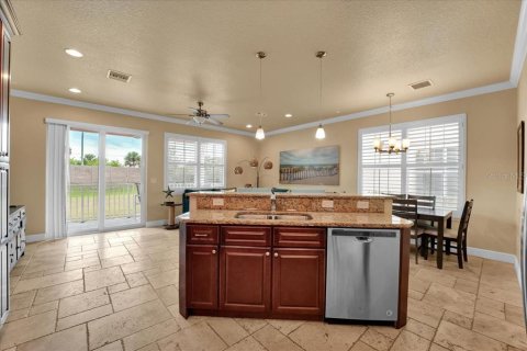 Townhouse in Merrit Island, Florida 3 bedrooms, 137.77 sq.m. № 1528455 - photo 14