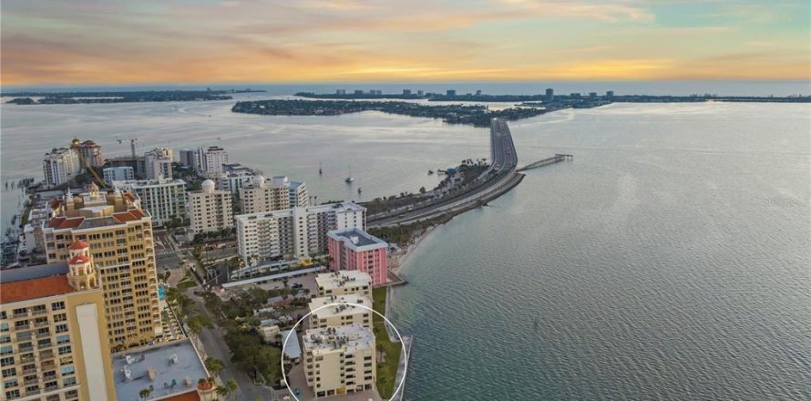 Condo in Sarasota, Florida, 2 bedrooms  № 1538412