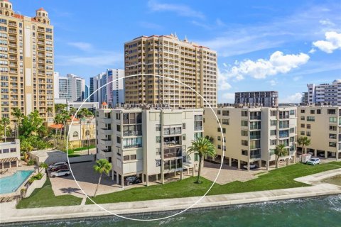 Condo in Sarasota, Florida, 2 bedrooms  № 1538412 - photo 2