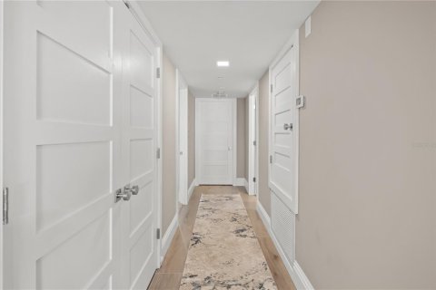 Condo in Sarasota, Florida, 2 bedrooms  № 1538412 - photo 27