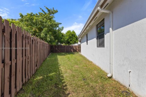 Casa en venta en Miami, Florida, 3 dormitorios, 146.69 m2 № 1889710 - foto 26
