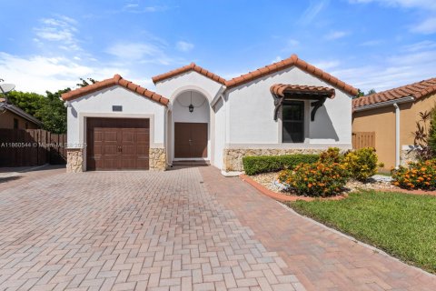 Casa en venta en Miami, Florida, 3 dormitorios, 146.69 m2 № 1889710 - foto 1