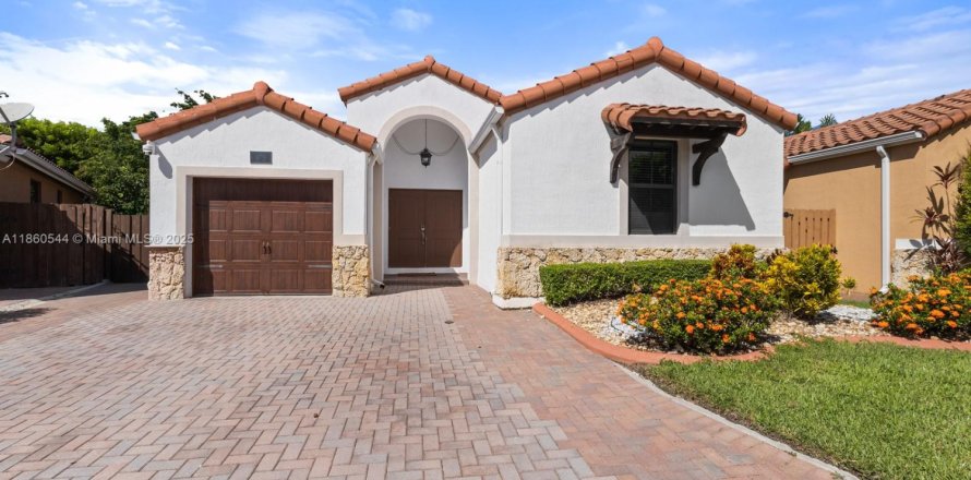 Casa en Miami, Florida 3 dormitorios, 146.69 m2 № 1889710