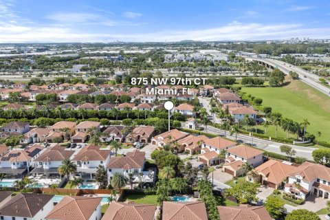 Casa en venta en Miami, Florida, 3 dormitorios, 146.69 m2 № 1889710 - foto 3