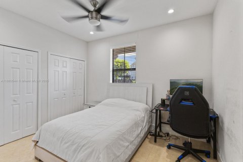 Casa en venta en Miami, Florida, 3 dormitorios, 146.69 m2 № 1889710 - foto 20