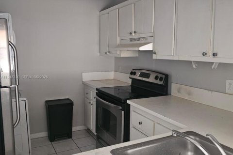 Снять в аренду кондоминиум в Санрайз, Флорида 2 спальни, 70.61м2, № 2003867 - фото 6