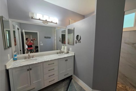 Villa ou maison à louer à Sarasota, Floride: 2 chambres, 160.72 m2 № 2408577 - photo 9