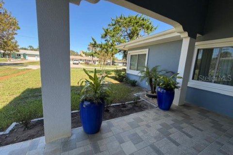 Villa ou maison à louer à Daytona Beach, Floride: 3 chambres, 147.53 m2 № 2388783 - photo 2