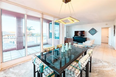 Condominio en venta en Fort Lauderdale, Florida, 2 dormitorios, 149.02 m2 № 2052503 - foto 11