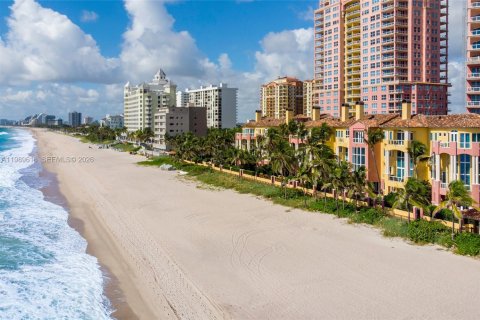 Condominio en venta en Fort Lauderdale, Florida, 2 dormitorios, 149.02 m2 № 2052503 - foto 8