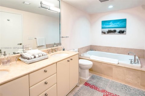 Condominio en venta en Fort Lauderdale, Florida, 2 dormitorios, 149.02 m2 № 2052503 - foto 26