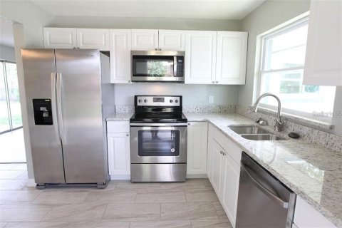 Villa ou maison à vendre à Titusville, Floride: 3 chambres, 108.23 m2 № 2403108 - photo 5