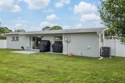 Villa ou maison à vendre à Titusville, Floride: 3 chambres, 108.23 m2 № 2403108 - photo 3