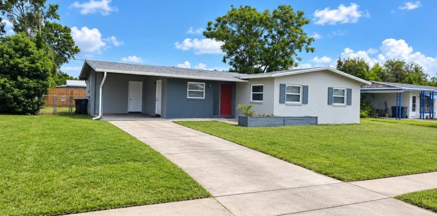Villa ou maison à Titusville, Floride 3 chambres, 108.23 m2 № 2403108