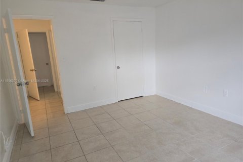 Condominio en alquiler en Miramar, Florida, 2 dormitorios, 100.71 m2 № 2012439 - foto 5