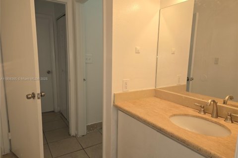 Condominio en alquiler en Miramar, Florida, 2 dormitorios, 100.71 m2 № 2012439 - foto 6