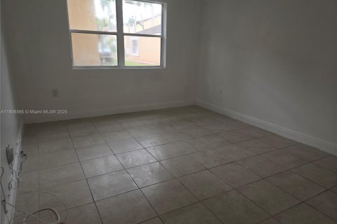 Condominio en alquiler en Miramar, Florida, 2 dormitorios, 100.71 m2 № 2012439 - foto 8