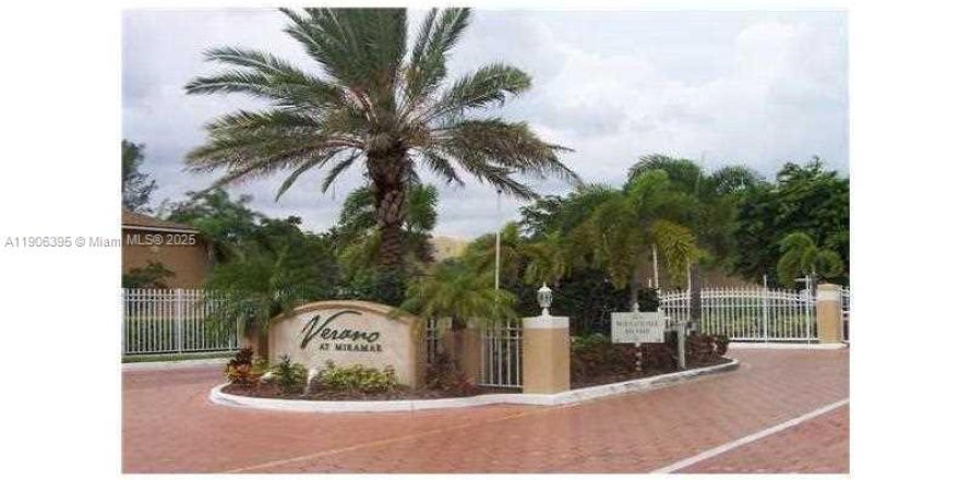 Condominio en Miramar, Florida, 2 dormitorios  № 2012439