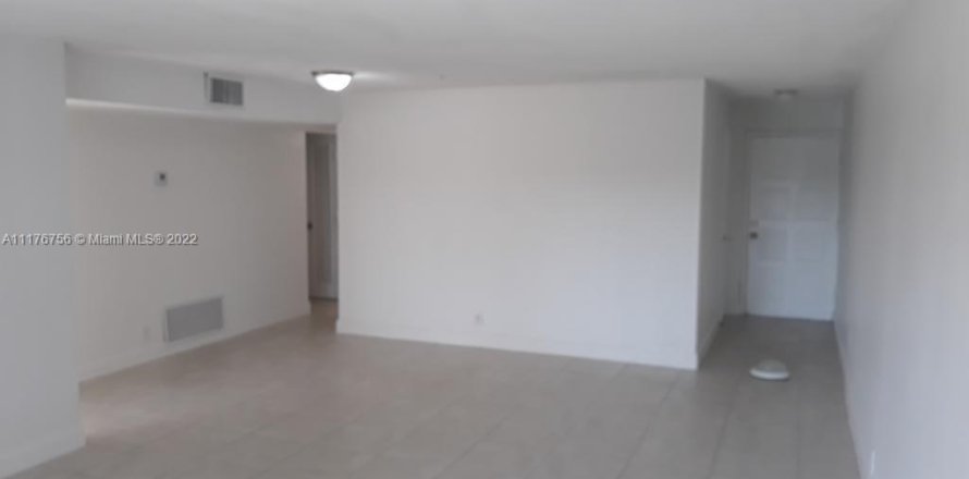 Condominio en Sunrise, Florida, 2 dormitorios № 2077226