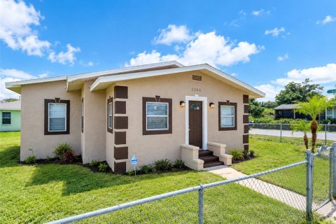 House in Haines City, Florida 3 bedrooms, 95.13 sq.m. № 2344671