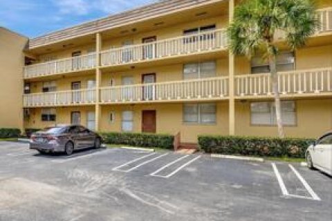 Condo in Tamarac, Florida, 2 bedrooms  № 2078218 - photo 6