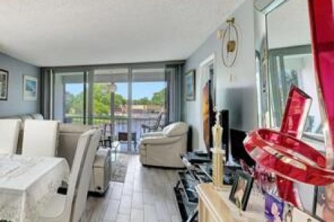 Condo in Tamarac, Florida, 2 bedrooms  № 2078218