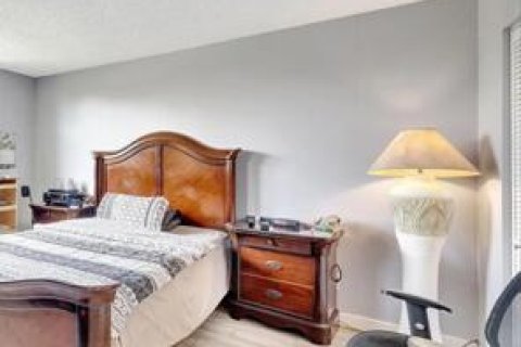 Condo in Tamarac, Florida, 2 bedrooms  № 2078218 - photo 2