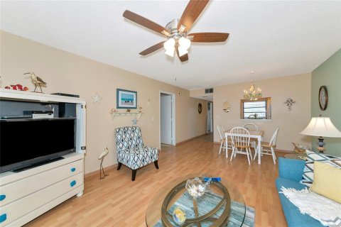 Condo in Bradenton, Florida, 2 bedrooms  № 1523796 - photo 12