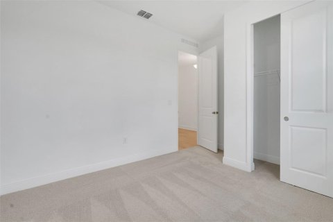 Casa en alquiler en Lady Lake, Florida, 4 dormitorios, 150.97 m2 № 2106215 - foto 11