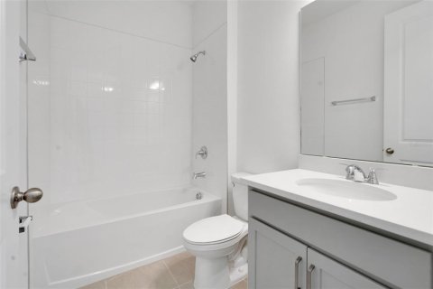 Casa en alquiler en Lady Lake, Florida, 4 dormitorios, 150.97 m2 № 2106215 - foto 12