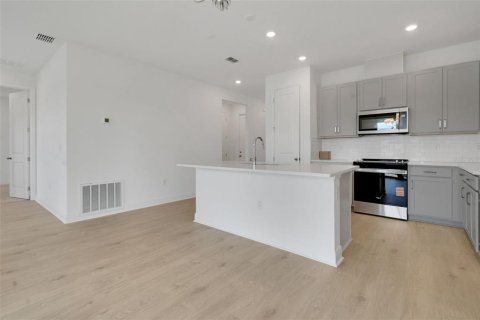 Casa en alquiler en Lady Lake, Florida, 4 dormitorios, 150.97 m2 № 2106215 - foto 17