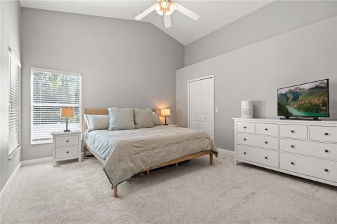 House in Orlando, Florida 4 bedrooms, 169.64 sq.m. № 2427385 - photo 10