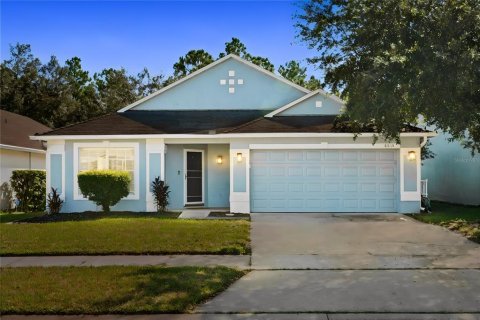 House in Orlando, Florida 4 bedrooms, 169.64 sq.m. № 2427385