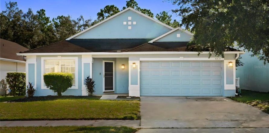 House in Orlando, Florida 4 bedrooms, 169.64 sq.m. № 2427385