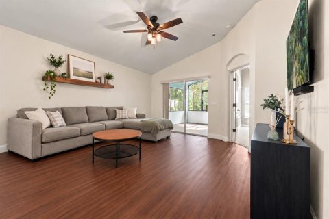 House in Orlando, Florida 4 bedrooms, 169.64 sq.m. № 2427385 - photo 9