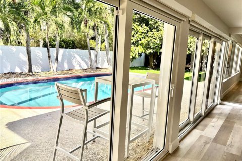 Villa ou maison à louer à Miami, Floride: 4 chambres, 241.55 m2 № 1986672 - photo 5