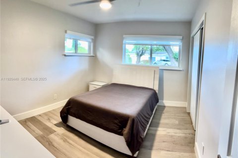 Villa ou maison à louer à Miami, Floride: 4 chambres, 241.55 m2 № 1986672 - photo 15