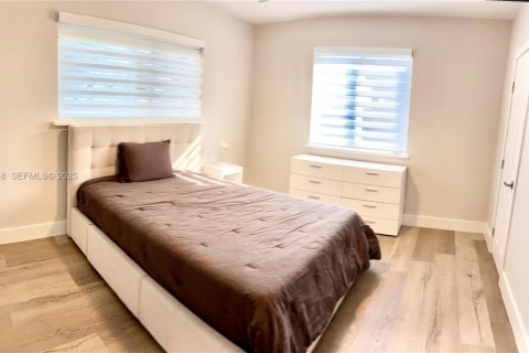 Villa ou maison à louer à Miami, Floride: 4 chambres, 241.55 m2 № 1986672 - photo 14