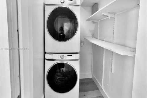 Villa ou maison à louer à Miami, Floride: 4 chambres, 241.55 m2 № 1986672 - photo 22