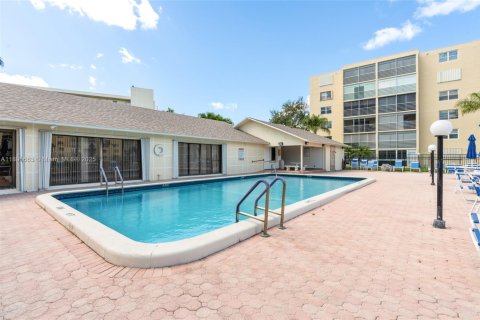 Снять в аренду кондоминиум в Дания-Бич, Флорида 2 спальни, 110.55м2, № 1943499 - фото 26