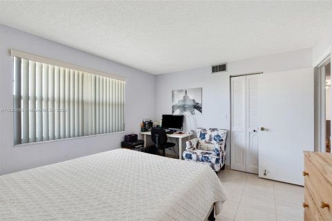 Снять в аренду кондоминиум в Дания-Бич, Флорида 2 спальни, 110.55м2, № 1943499 - фото 19