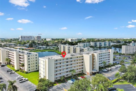 Снять в аренду кондоминиум в Дания-Бич, Флорида 2 спальни, 110.55м2, № 1943499 - фото 27