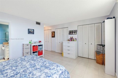 Снять в аренду кондоминиум в Дания-Бич, Флорида 2 спальни, 110.55м2, № 1943499 - фото 22