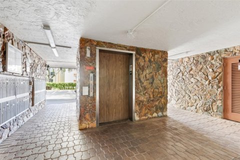 Снять в аренду кондоминиум в Дания-Бич, Флорида 2 спальни, 110.55м2, № 1943499 - фото 30