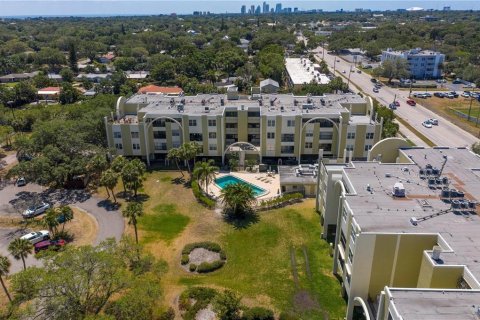 Снять в аренду кондоминиум в Сент-Питерсберг, Флорида 4 комнаты, 104.05м2, № 1866207 - фото 24