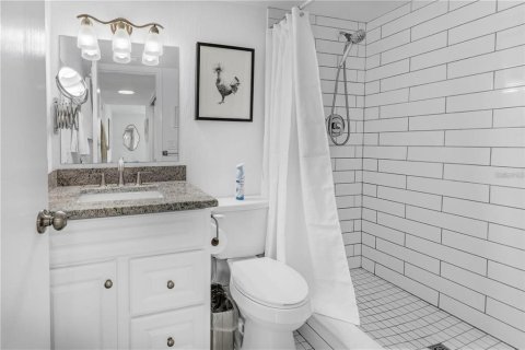 Снять в аренду кондоминиум в Сент-Питерсберг, Флорида 4 комнаты, 104.05м2, № 1866207 - фото 17