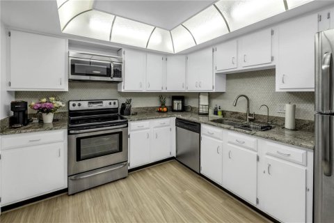 Снять в аренду кондоминиум в Сент-Питерсберг, Флорида 4 комнаты, 104.05м2, № 1866207 - фото 8